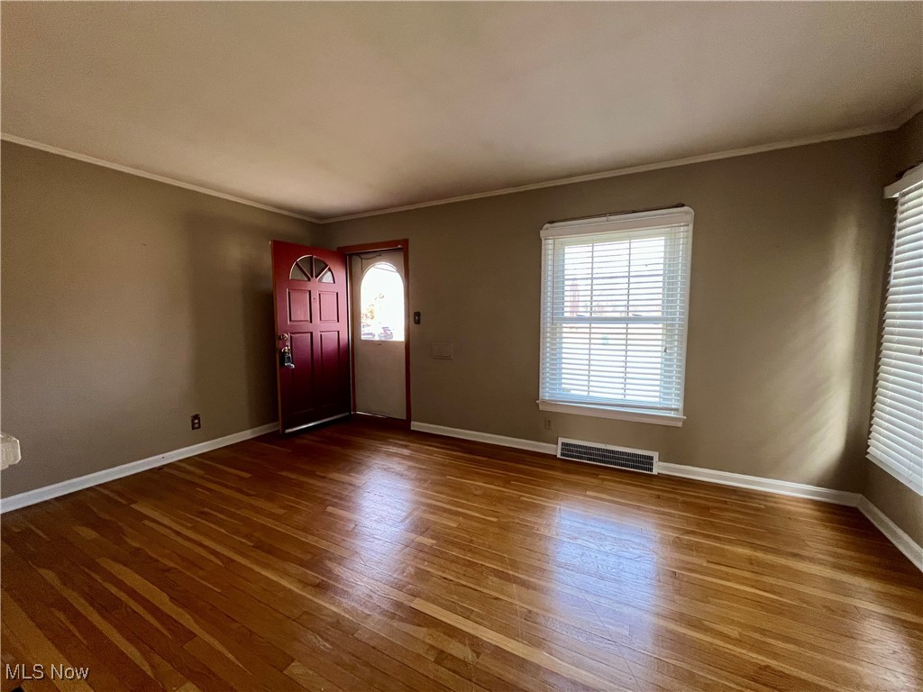 Cleveland, Ohio 44135, United States, 2 Bedrooms Bedrooms, ,2 BathroomsBathrooms,Residential,Pending,81006