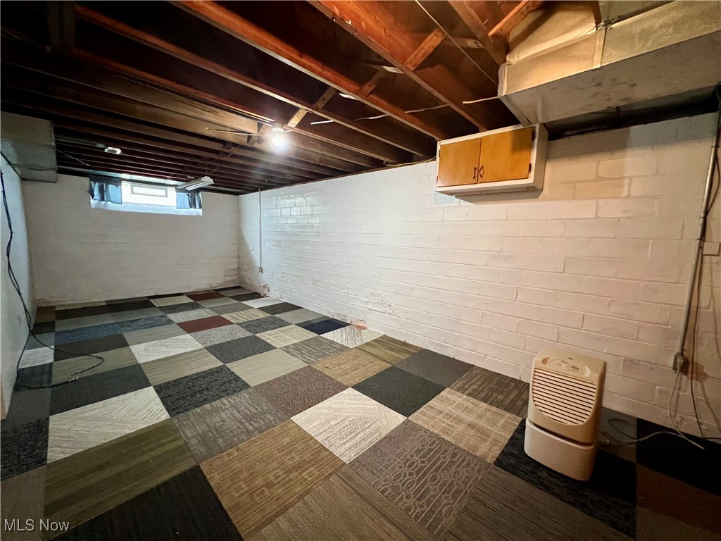 Cleveland, Ohio 44135, United States, 2 Bedrooms Bedrooms, ,2 BathroomsBathrooms,Residential,Pending,81006