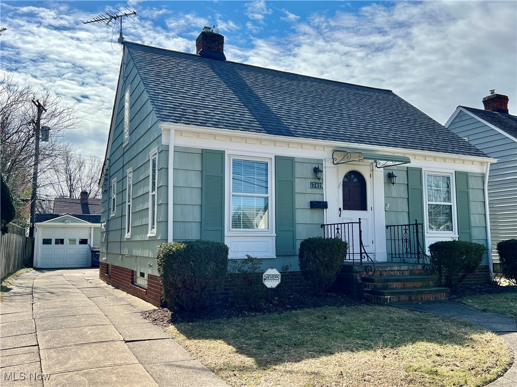 Cleveland, Ohio 44135, United States, 2 Bedrooms Bedrooms, ,2 BathroomsBathrooms,Residential,Pending,81006