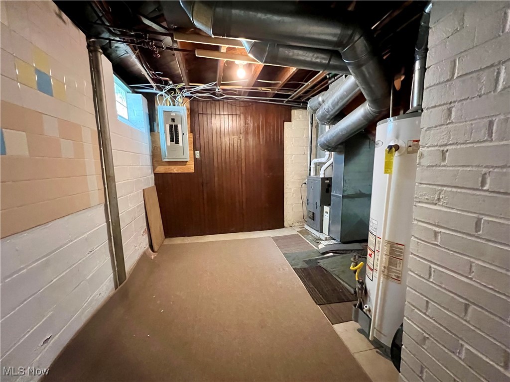 Cleveland, Ohio 44135, United States, 2 Bedrooms Bedrooms, ,2 BathroomsBathrooms,Residential,Pending,81006