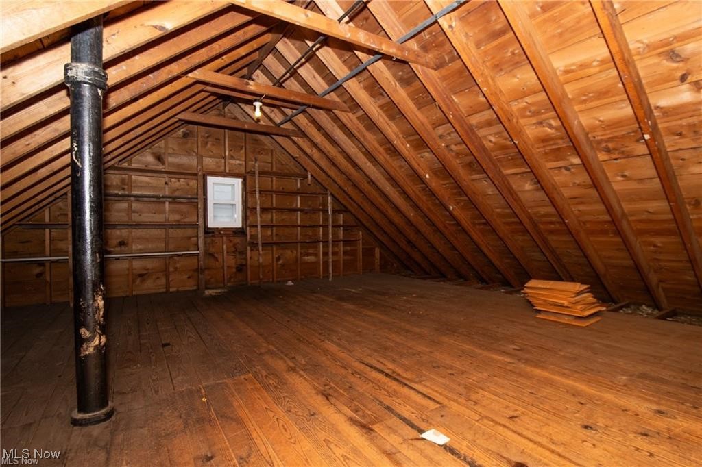 Cleveland, Ohio 44135, United States, 2 Bedrooms Bedrooms, ,2 BathroomsBathrooms,Residential,Pending,81006