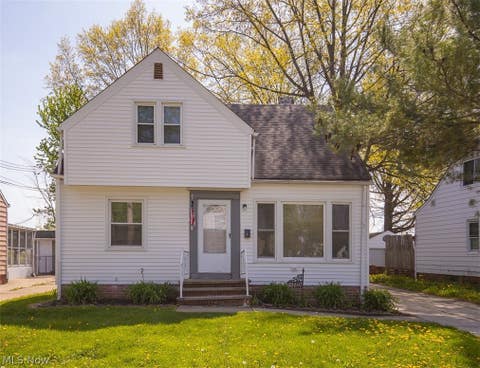Condo For Sale - 32610 Willowick Drive<br/> Willowick, OH 44095