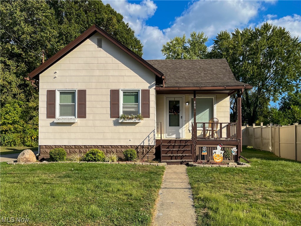Investors dream! Hurry to see this one-bedroom, one-bath bungalow with a main-level laundry room and a bonus room. It needs to be finished, but it would make a great rental property upon completion. Great location close to schools, shopping and all amenities.