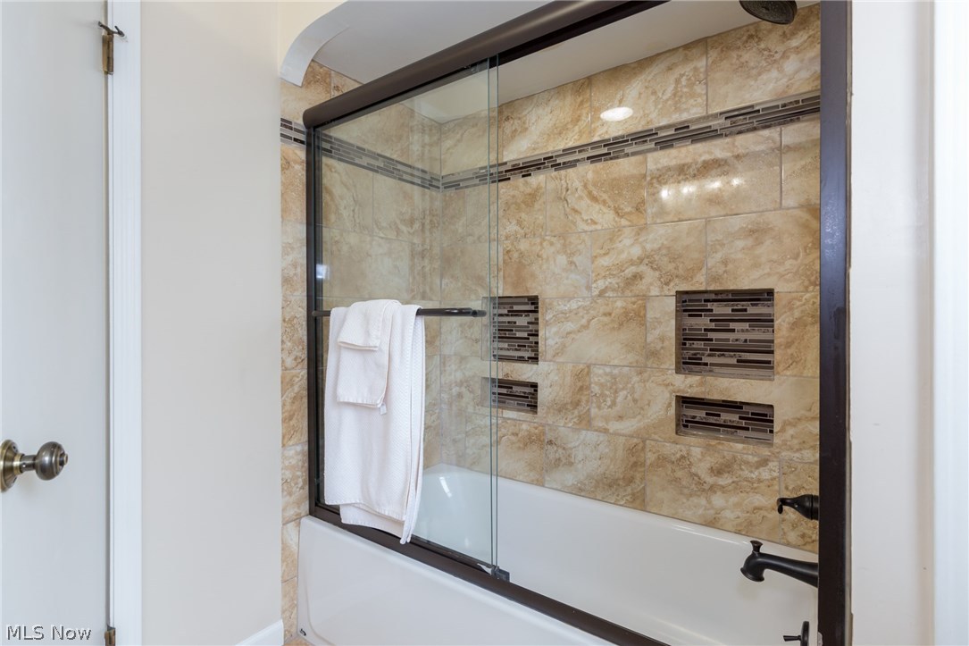 Lorain Woods - Residential