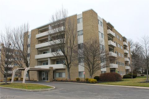 Condo For Sale - 2089 Wooster Road #43<br/> Rocky River, OH 44116