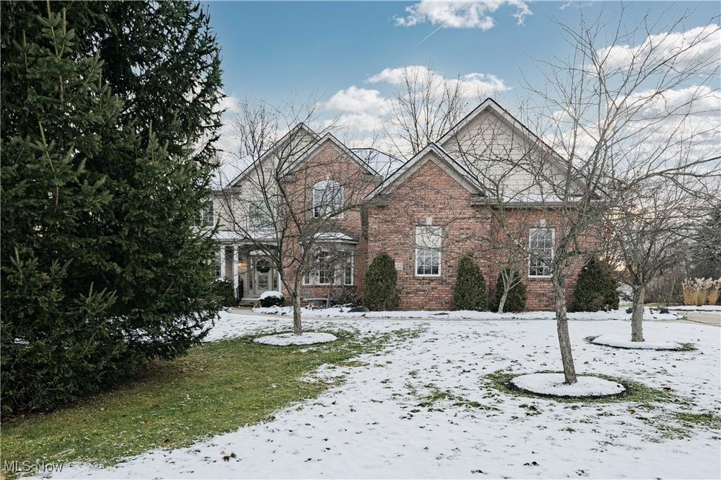 Photo of 9232 Chamberlin Road, Twinsburg, OH 44087 (MLS # 5174495)