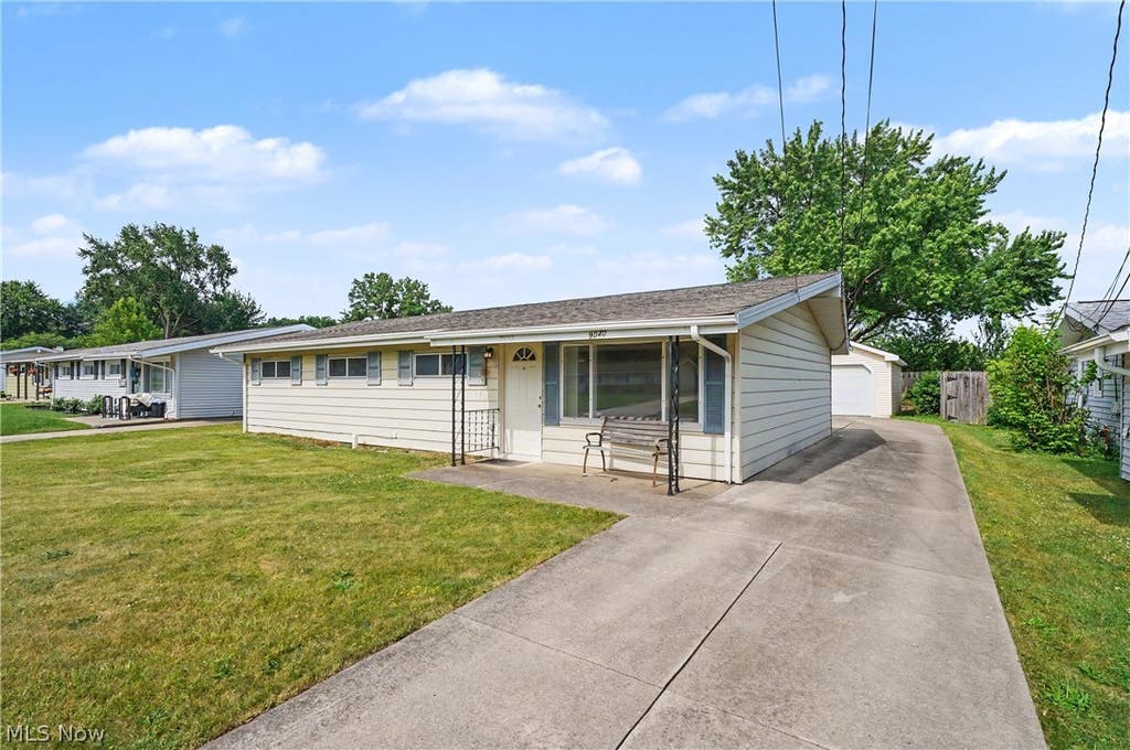 Photo of 9040 Cambridge Drive, Northfield, OH 44067 (MLS # 5218521)
