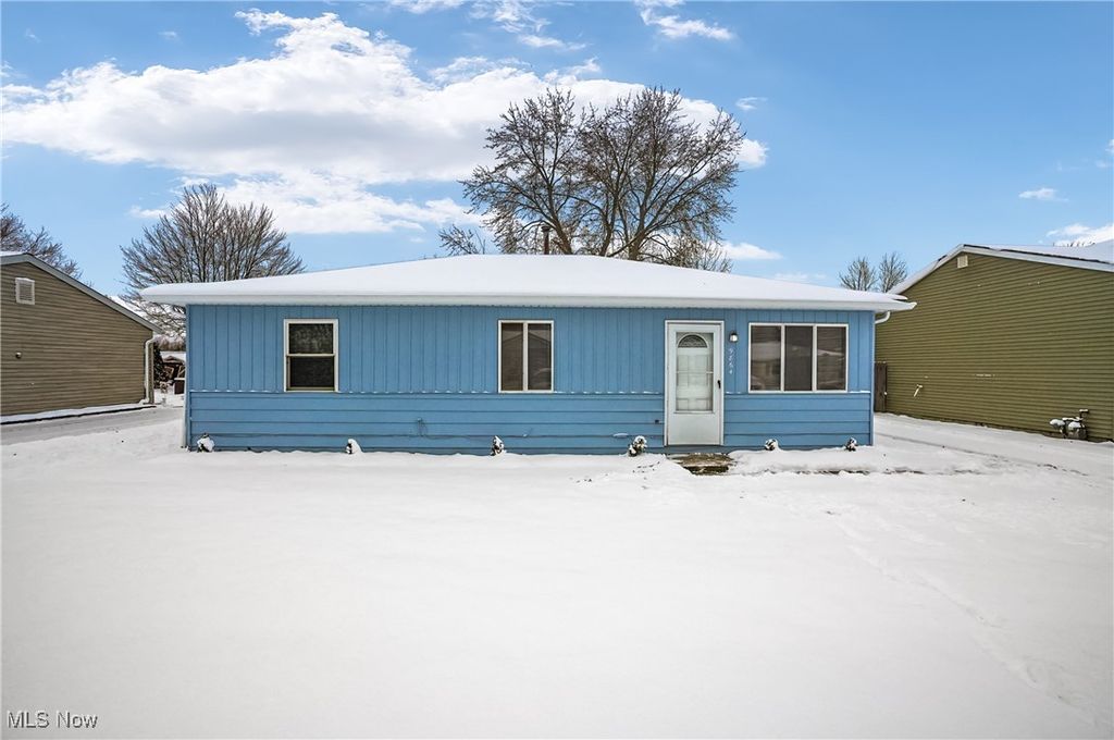 Photo of 9864 Green Drive, Windham, OH 44288 (MLS # 5177423)