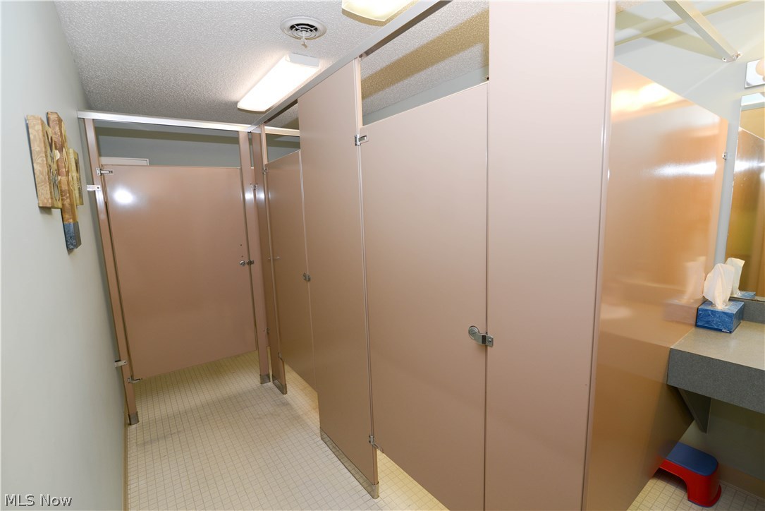 Bev Road Professional - Commercial Sale