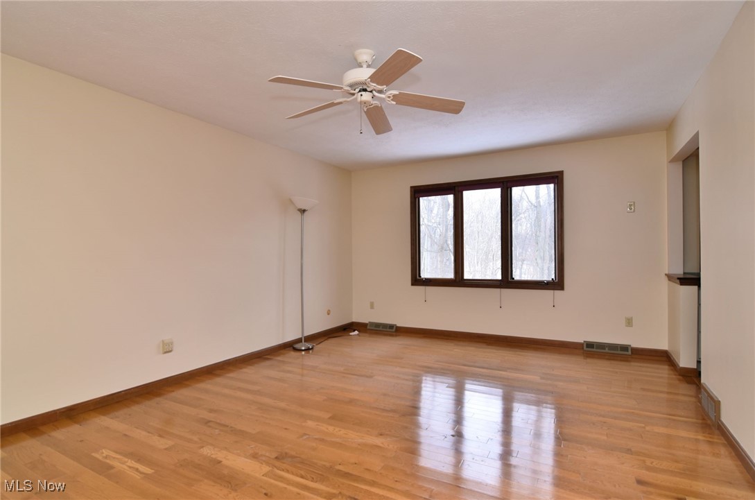 Solon, Ohio 44139, United States, 4 Bedrooms Bedrooms, ,3 BathroomsBathrooms,Residential,Pending,20175