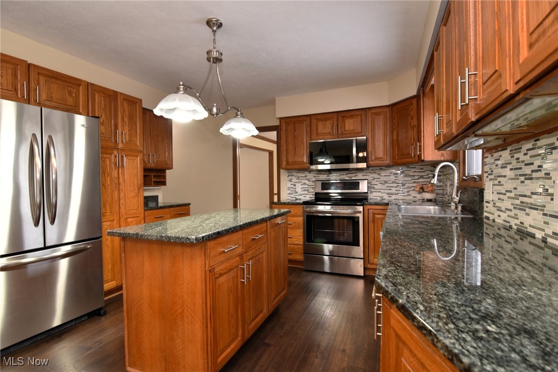 Solon, Ohio 44139, United States, 4 Bedrooms Bedrooms, ,3 BathroomsBathrooms,Residential,Pending,20175