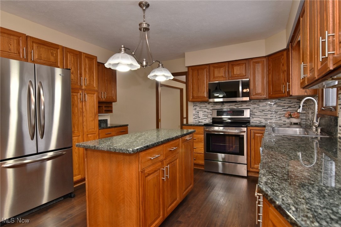 Solon, Ohio 44139, United States, 4 Bedrooms Bedrooms, ,3 BathroomsBathrooms,Residential,Pending,20175