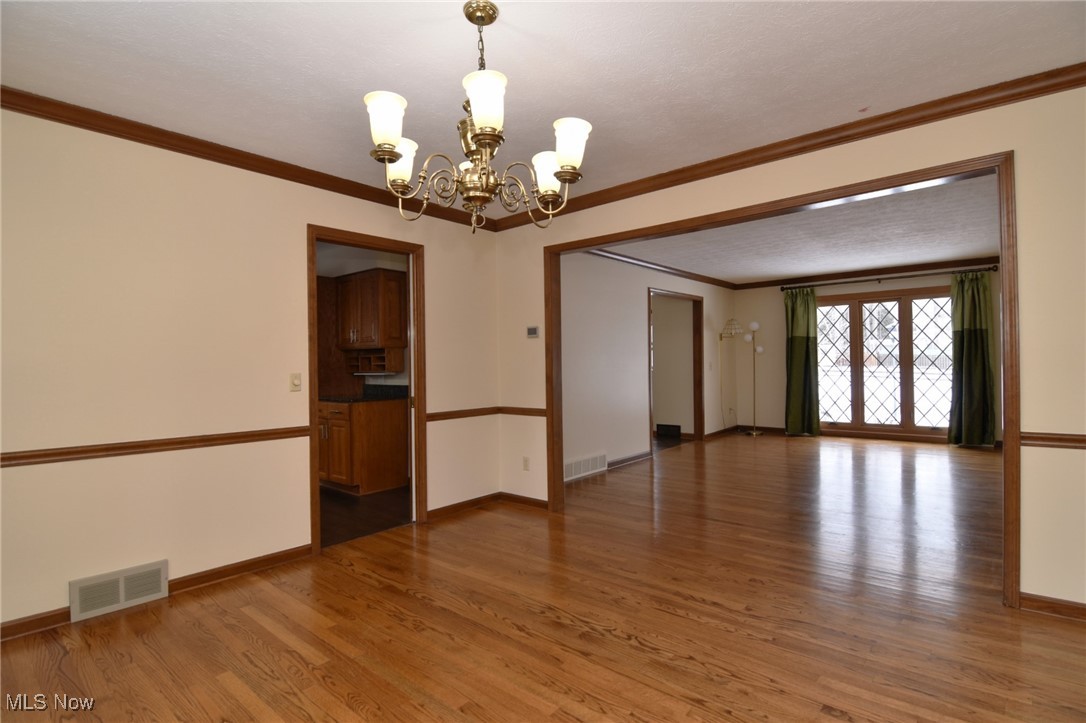 Solon, Ohio 44139, United States, 4 Bedrooms Bedrooms, ,3 BathroomsBathrooms,Residential,Pending,20175