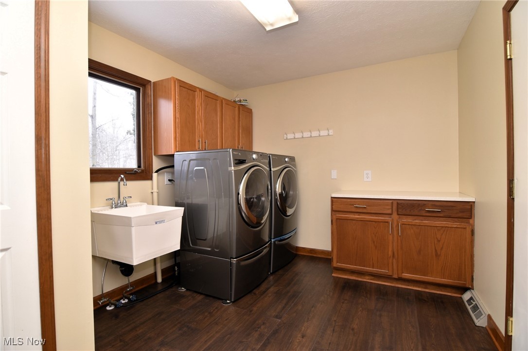 Solon, Ohio 44139, United States, 4 Bedrooms Bedrooms, ,3 BathroomsBathrooms,Residential,Pending,20175