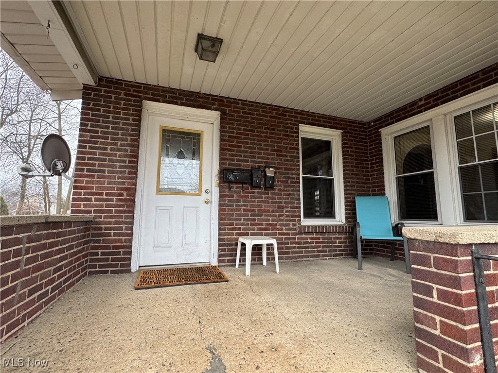 Photo of 2468 11th Street, Cuyahoga Falls, OH 44221 (MLS # 5180216)