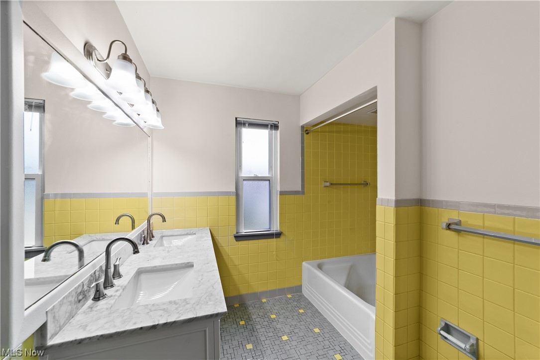 Country Club Estates - Residential Lease