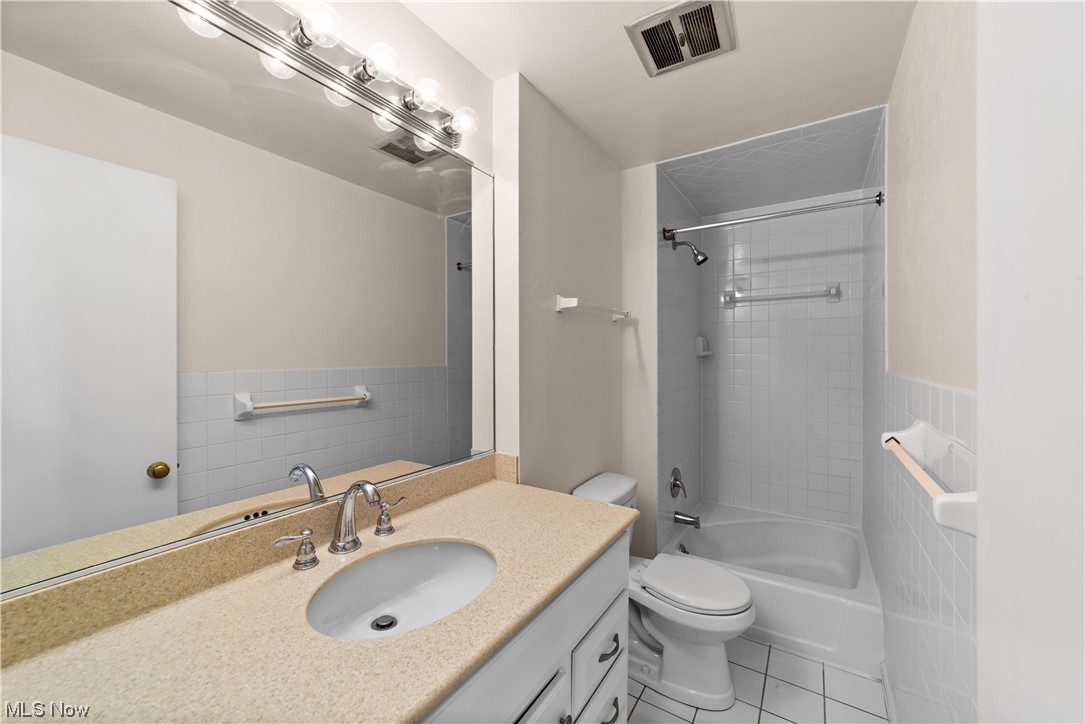 Country Club Estates - Residential Lease