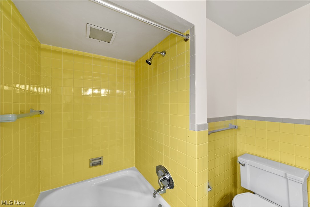 Country Club Estates - Residential Lease