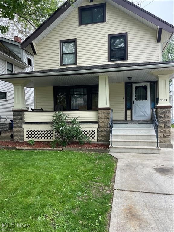 **Charming Colonial Home in Cleveland – Perfect for First-Time Buyers or Savvy Investors!**
Welcome to this delightful three-bedroom colonial, nestled on a serene street in the heart of Cleveland. This property offers an exceptional opportunity for first-time homeowners seeking a cozy abode or investors aiming to expand their portfolio with a reliable source of residual income. As you approach the home, you'll be greeted by its classic colonial architecture, featuring a welcoming front porch that invites you to relax and enjoy the neighborhood ambiance. Step inside to discover a warm and inviting living space filled with natural light, showcasing beautiful hardwood floors and traditional moldings that add character and charm. The spacious living room seamlessly flows into the dining area, perfect for entertaining family and friends. The kitchen is functional and well-equipped, offering ample cabinetry and counter space for all your culinary adventures. With three generously sized bedrooms, there’s plenty of room for everyone to unwind. The bedrooms boast large windows, allowing for an abundance of natural light, and feature cozy carpeting for added comfort. One of the standout features of this property is the current tenant, providing immediate income potential for investors. The tenant has maintained the home well, ensuring a smooth transition for the new owner. Outside, the backyard is a peaceful retreat, ideal for summer barbecues or a quiet evening under the stars. The location is unbeatable, with easy access to major freeways, making commuting a breeze. Additionally, you’ll find a variety of shopping, dining, and entertainment options just a short drive away, providing convenience and lifestyle opportunities. Don’t miss out on this fantastic chance to make this charming colonial your own or to invest in a property with great income potential. Schedule your showing today and envision the possibilities this home has to offer!