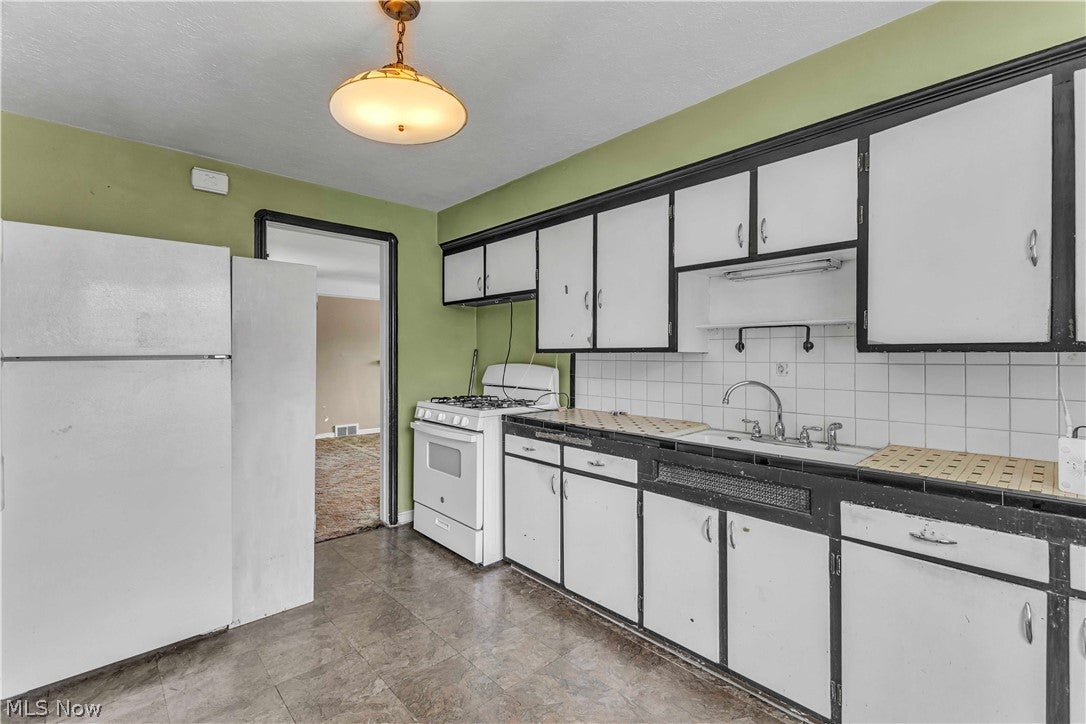 14326 Lakewood Heights Boulevard