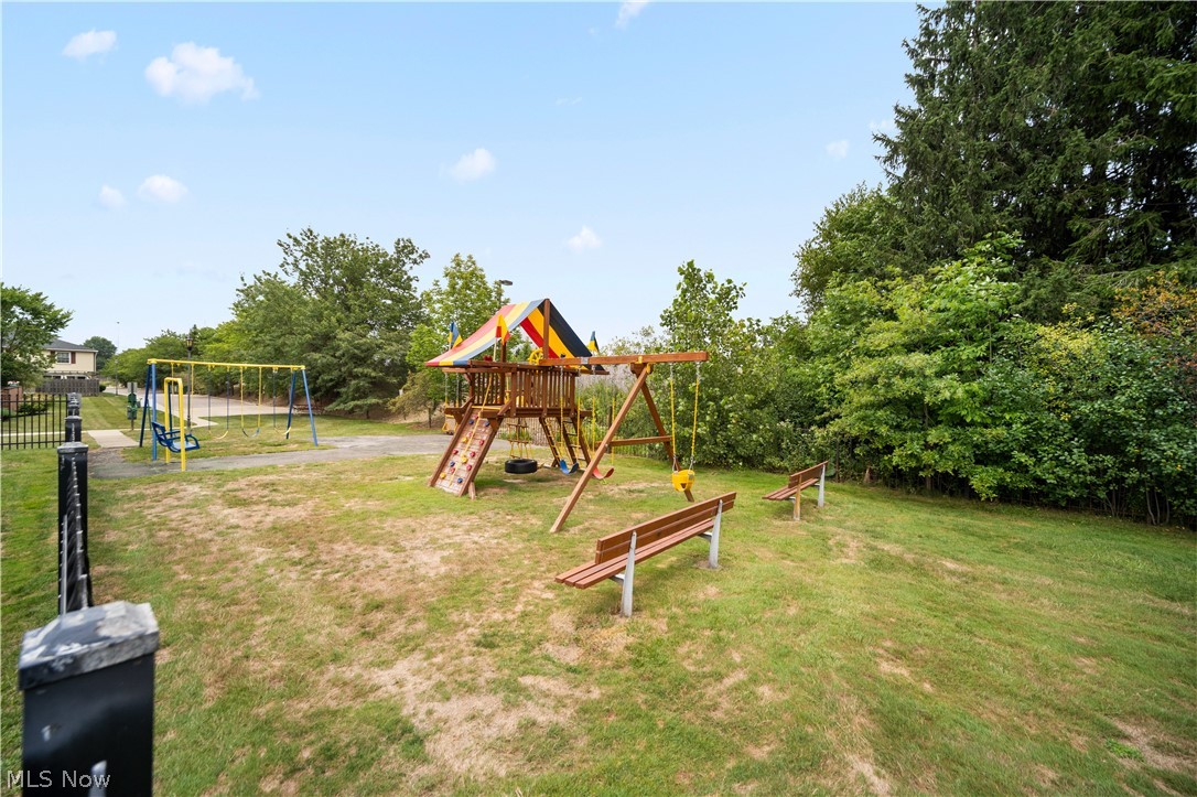 Georgetown/Lyndhurstcondo - Residential