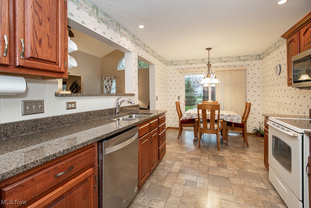 30091 Ginger Court, North Olmsted, Ohio image 9