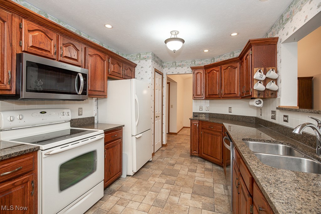 30091 Ginger Court, North Olmsted, Ohio image 8