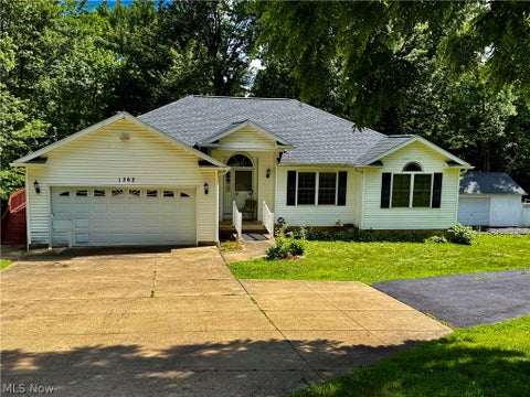 Homes For Sale - 1362 Turkeyfoot Lake Road<br/> Barberton, OH 44203
