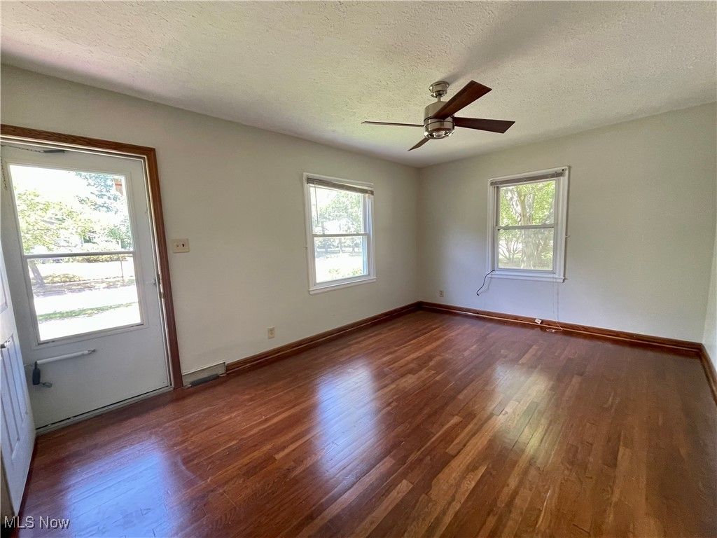 Photo of 857 Kennebec Avenue, Akron, OH 44305 (MLS # 5181390)