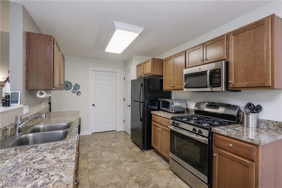 Brittany Mdws Condo - Residential