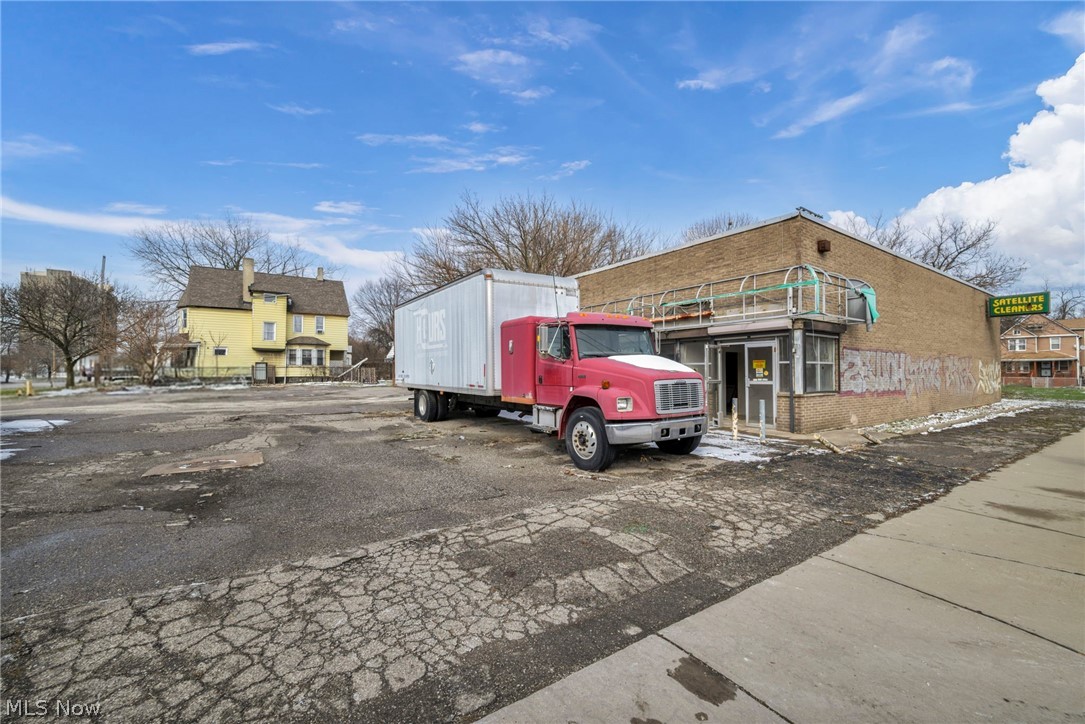 7809 Wade Park Avenue