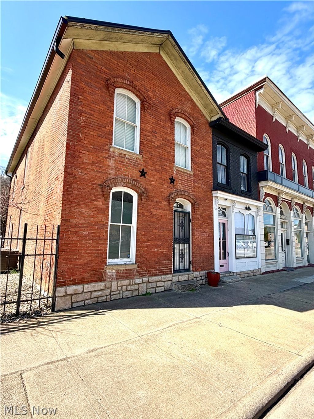 Photo of 605 Putnam Avenue, Zanesville, OH 43701 (MLS # 5197095)