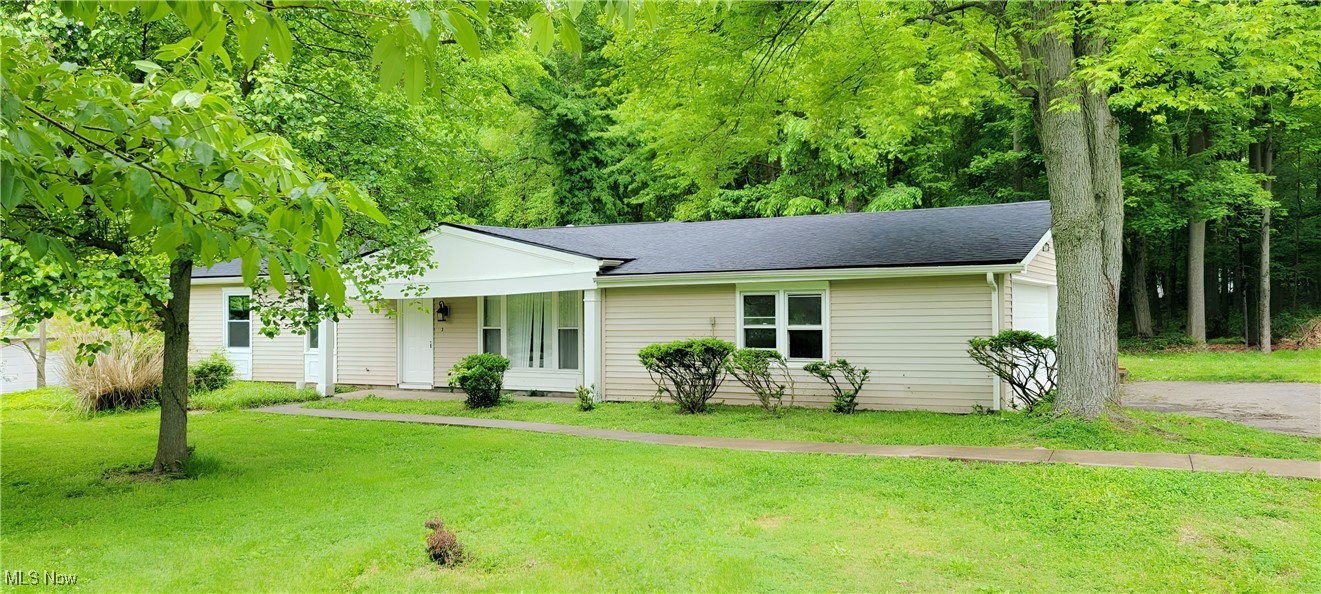Welcome home to this sprawling 3 bedroom ranch. The home has been updated and is ready for it's new owners. 2 fireplaces (one gas and one wood), open kitchen, 1.5 bathrooms, 2 car attached garage, deck in the rear and so much more. Single floor living at it's finest!