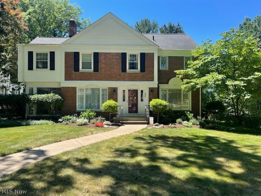 The wow factor! Gorgeous well- built, completely updated brick and vinyl Colonial with 3 large bedrooms, 3 full baths and a half with a luxury claw foot bathtub. Beautiful hardwood floors, living room includes a remote heatilator gas fireplace. Neutral colors. Home has a dining room, eat-in kitchen, den/family/office space. A partially finished basement with vented glass block windows. Large master bedroom has two closets with one being a walk-in closet, and an en suite fully updated bathroom. The other two sizable bedrooms host large closets. The second- floor hallway has a cedar closet and built-in drawers for storage. This immaculate home is perfect for entertaining. Screened in porch with a huge deck and a generous backyard with a newer shed and privacy white vinyl fence. A great space for children and dogs to play. Gutter gaurds, newer pella doors. Home has been meticulously maintained. Turn key and move in ready.