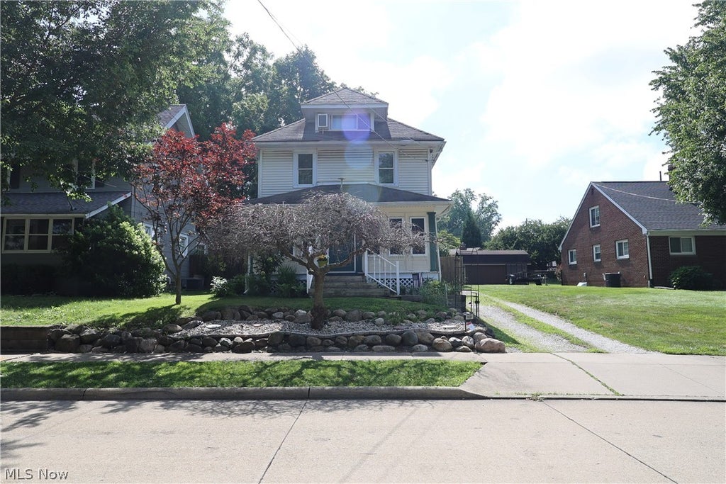 Photo of 1621 Union Street, Cuyahoga Falls, OH 44221 (MLS # 5223106)