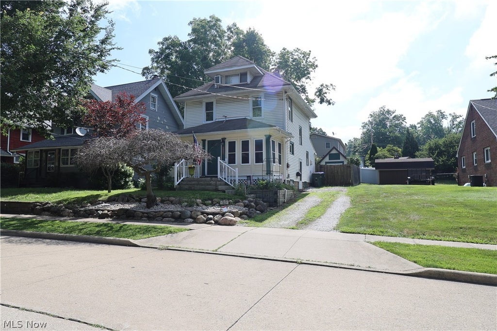 Photo of 1621 Union Street, Cuyahoga Falls, OH 44221 (MLS # 5223106)