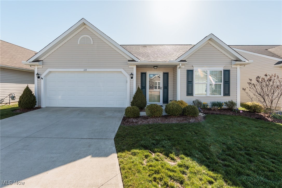 122 Breckenridge Oval, Elyria, Ohio image 1