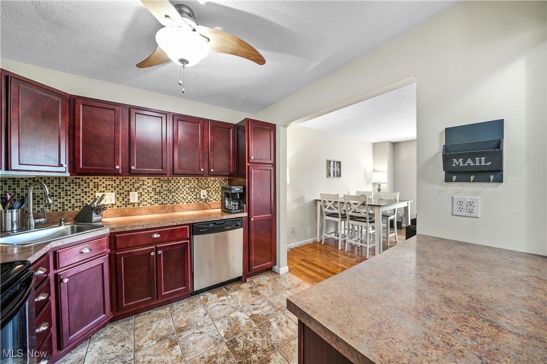 9389 Hickory Ridge Drive, Streetsboro, Ohio image 12