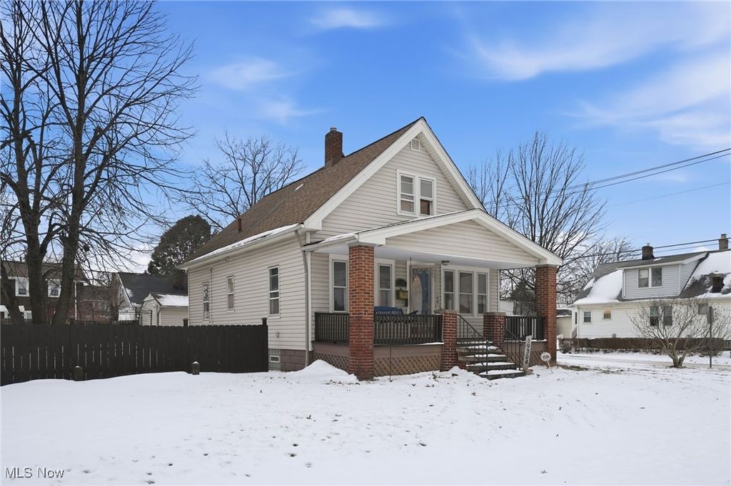 Photo of 19304 Cherokee Avenue, Cleveland, OH 44119 (MLS # 5182953)