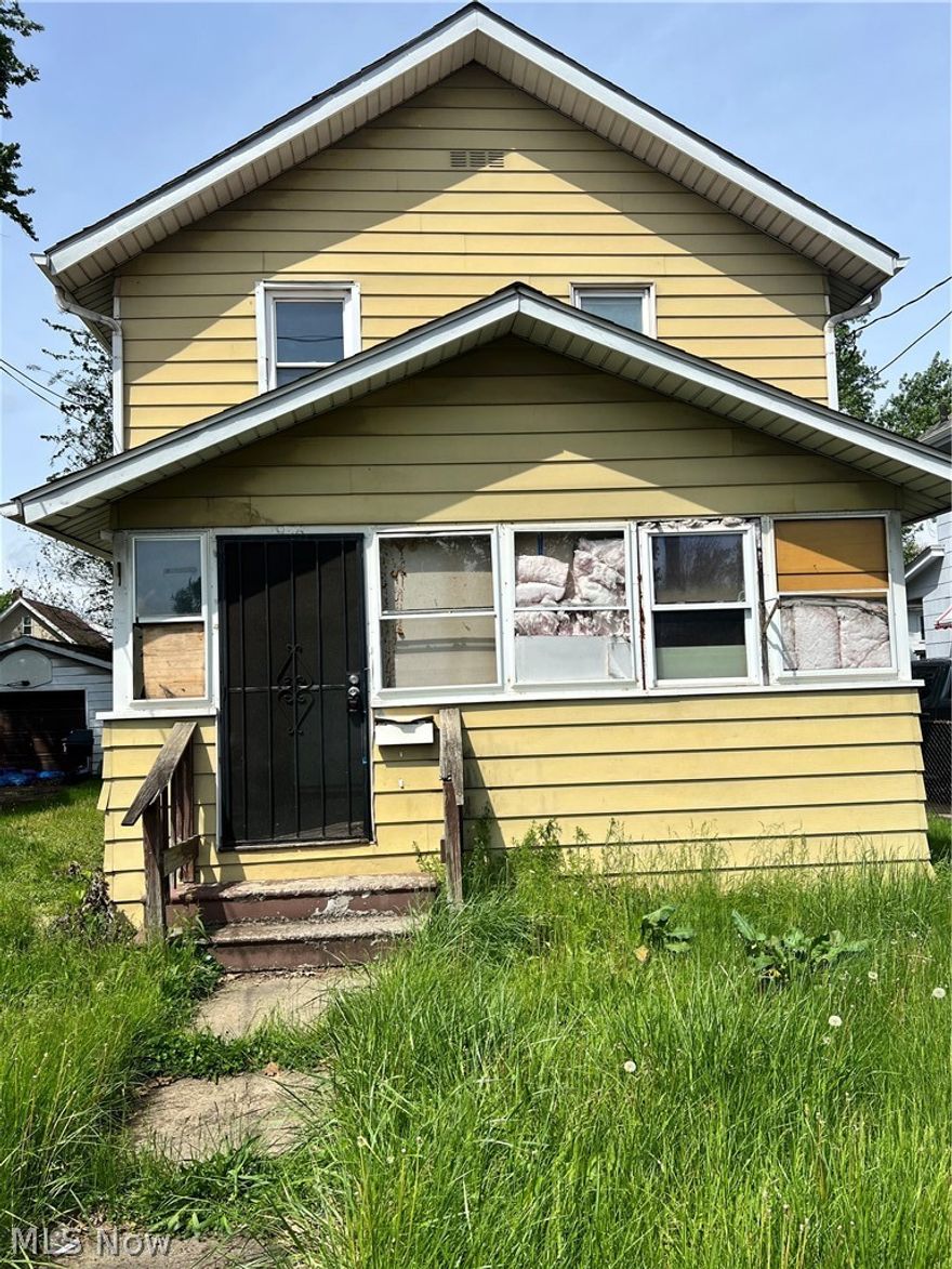 Calling all investors! 3 bedroom 2 bath. This property is the perfect canvas for a rental or sweat equity project. This home will be sold "as is" Buyer must do there own due diligence. Owner financing option $15,000 down. 7% interest, $310 monthly payment, 240 amortization, no PPP