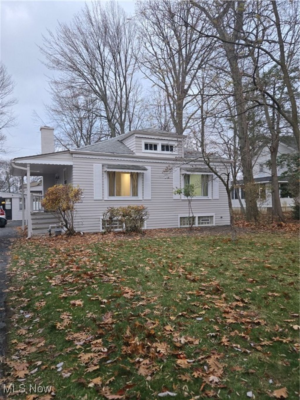 Photo of 8 Shawondassee Drive, Timberlake, OH 44095 (MLS # 5174570)