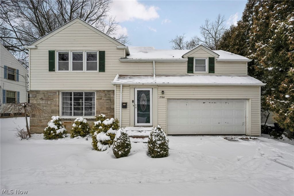 Photo of 2506 N Taylor Road, Cleveland, OH 44118 (MLS # 5188361)