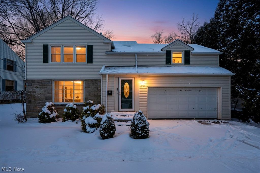 Photo of 2506 N Taylor Road, Cleveland, OH 44118 (MLS # 5188361)