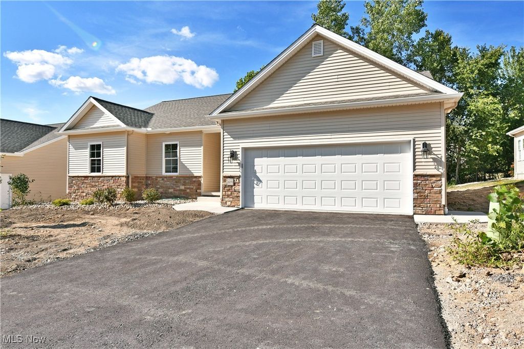 Photo of 2261 Saddlebrook, Cortland, OH 44410 (MLS # 5165562)