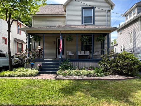 Photo for 952 Jefferson Avenue