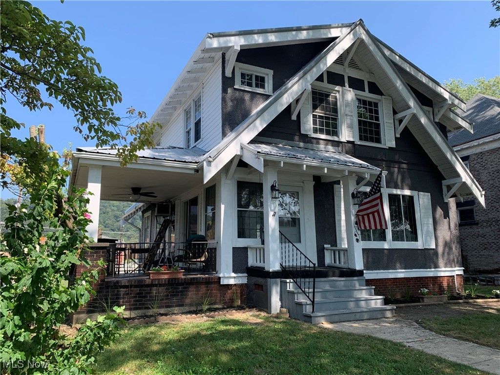 Photo of 909 Riverside Avenue, Wellsville, OH 43968 (MLS # 5178649)