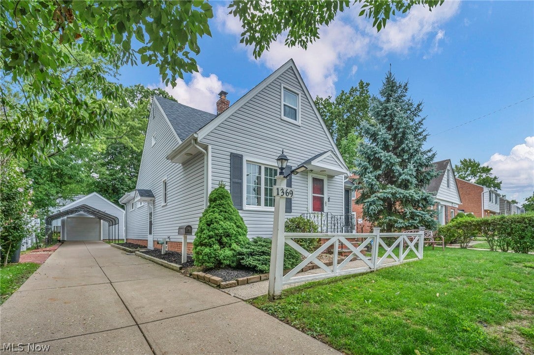 1369 Cranover Road