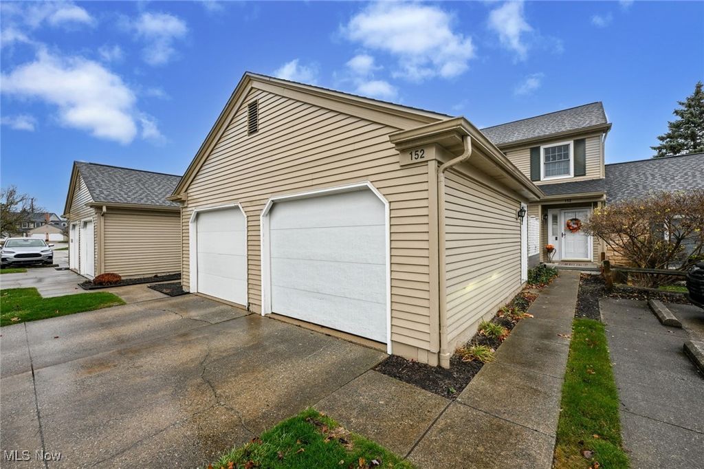 Photo of 152 Sturbridge Drive, Medina, OH 44256 (MLS # 5173964)