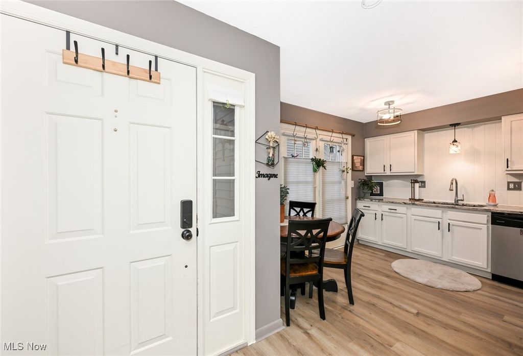 Photo of 152 Sturbridge Drive, Medina, OH 44256 (MLS # 5173964)