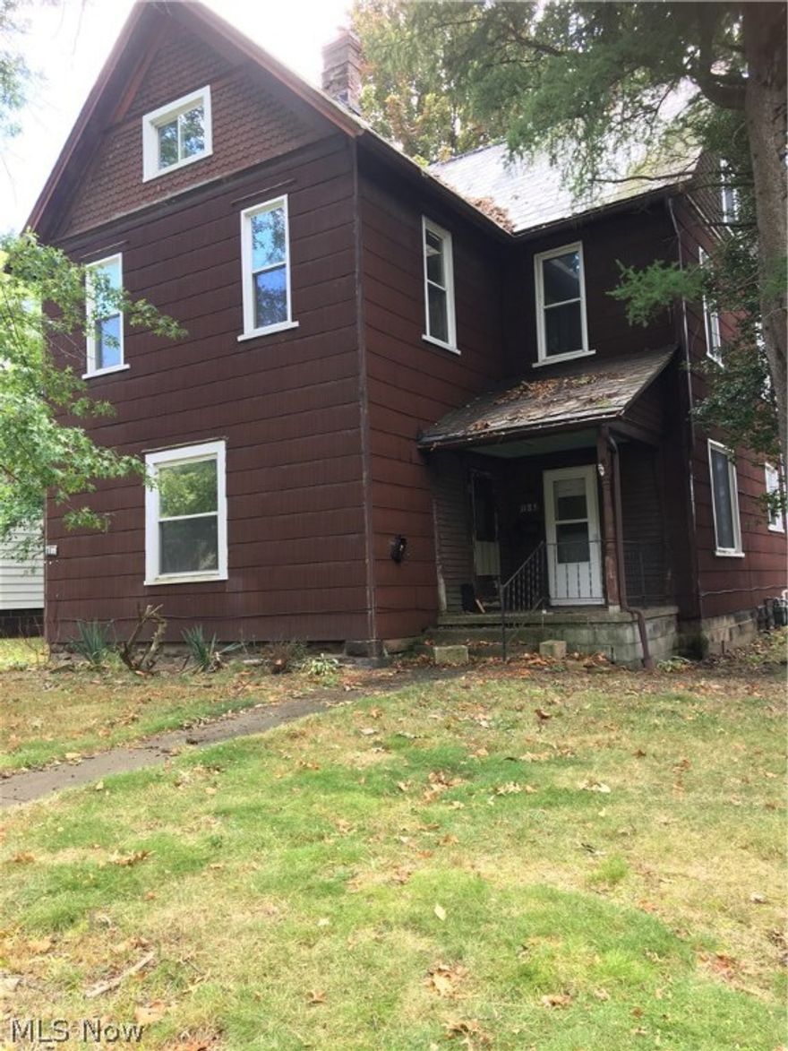 Up and Down duplex with separate utilities. Downstairs units offers 2 bedrooms, living room, dining room, kitchen and full bath.  Upstairs units has 3 bedrooms, living room and Kitchen.  Newer windows throughout and newer furnaces.  Great Investment Opportunity!!